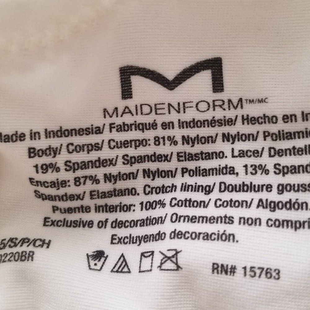 Maidenform deadstock silkies off white bikini panties No lines no show panty - Picture 2 of 16